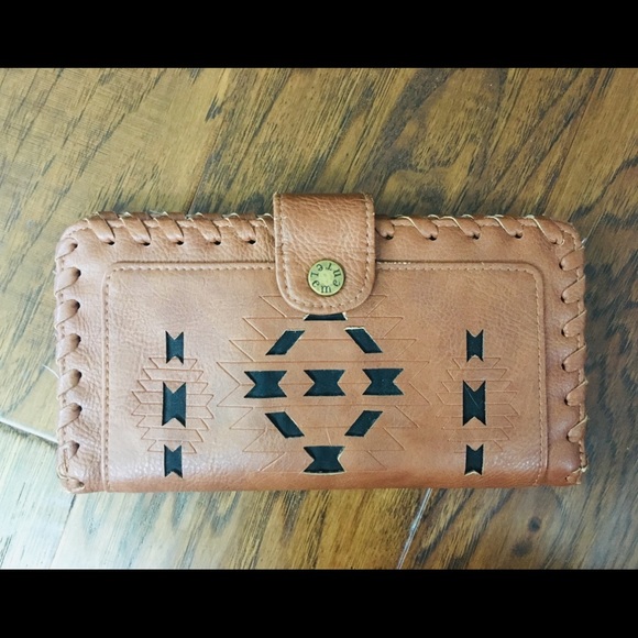 Tan Element Wallet - Picture 1 of 3